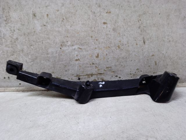 bontott SUZUKI BALENO Bal első Lökhárító Tartó (Műanyag)