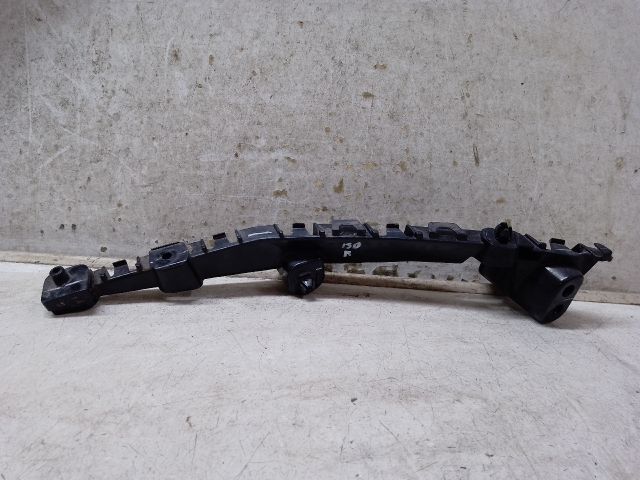 bontott SUZUKI BALENO Bal első Lökhárító Tartó (Műanyag)