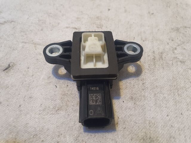 bontott SUZUKI BALENO Bal első Oldal Ütközés Érzékelő