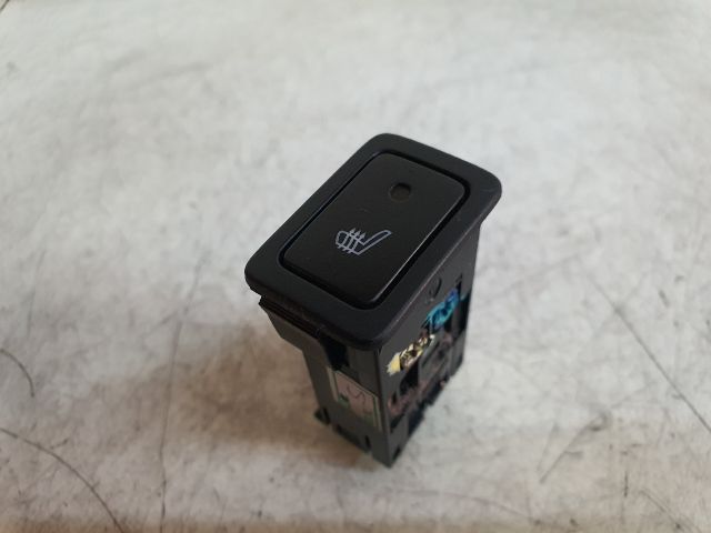 bontott SUZUKI BALENO Bal első Ülésfűtés Kapcsoló