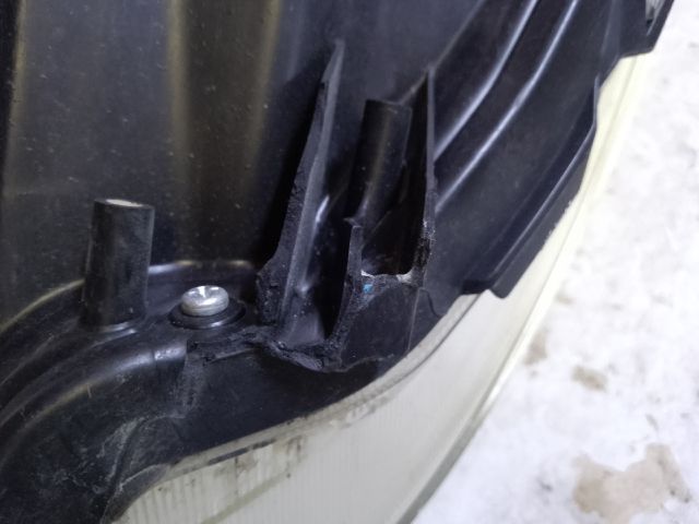 bontott SUZUKI BALENO Bal Fényszóró