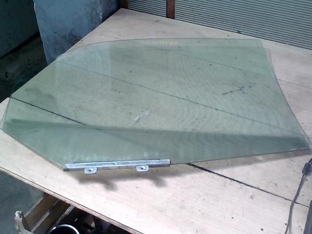 bontott SUZUKI BALENO Bal hátsó Ablak