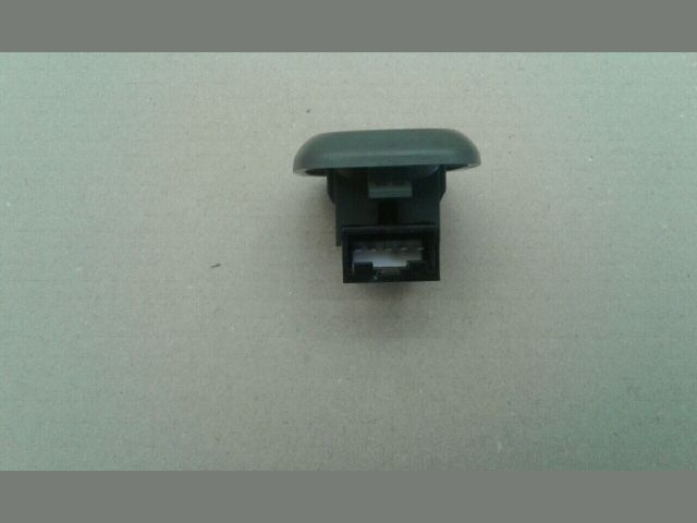 bontott SUZUKI BALENO Bal hátsó Ablakemelő Kapcsoló