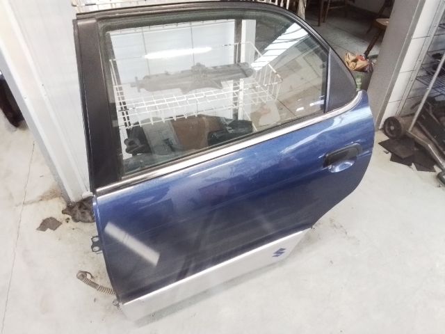 bontott SUZUKI BALENO Bal hátsó Ajtó (Részeivel)