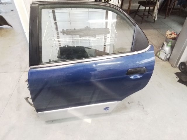 bontott SUZUKI BALENO Bal hátsó Ajtó (Részeivel)