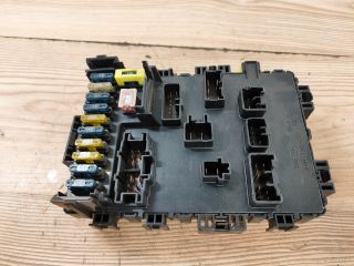 bontott SUZUKI BALENO Biztosítéktábla Utastér