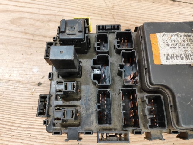 bontott SUZUKI BALENO Biztosítéktábla Utastér