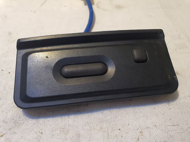 bontott SUZUKI BALENO Csomagtérajtó Kilincs