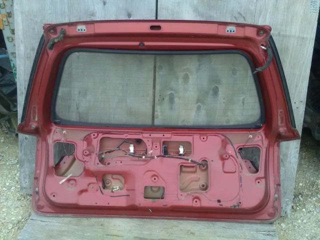 bontott SUZUKI BALENO Csomagtérajtó (Részeivel)