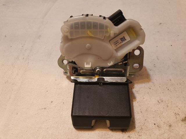 bontott SUZUKI BALENO Csomagtérajtó Zárszerkezet