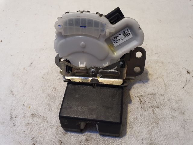 bontott SUZUKI BALENO Csomagtérajtó Zárszerkezet