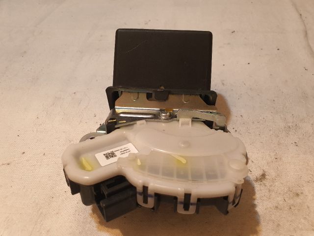 bontott SUZUKI BALENO Csomagtérajtó Zárszerkezet