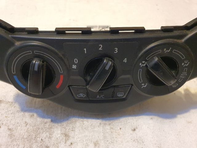 bontott SUZUKI BALENO Fűtéskapcsoló (manuális klímás)