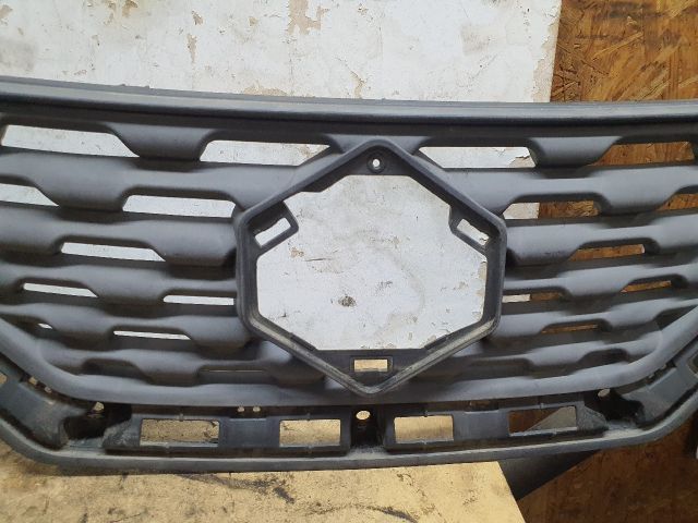bontott SUZUKI BALENO Hűtőrács