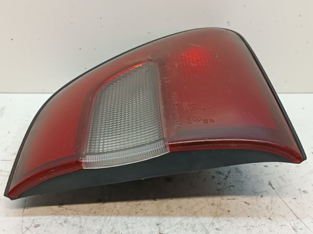 bontott SUZUKI BALENO Jobb Belső Hátsó Lámpa