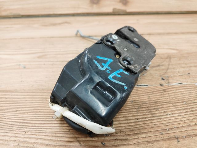 bontott SUZUKI BALENO Jobb első Ajtózár