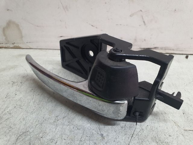 bontott SUZUKI BALENO Jobb első Belső Kilincs