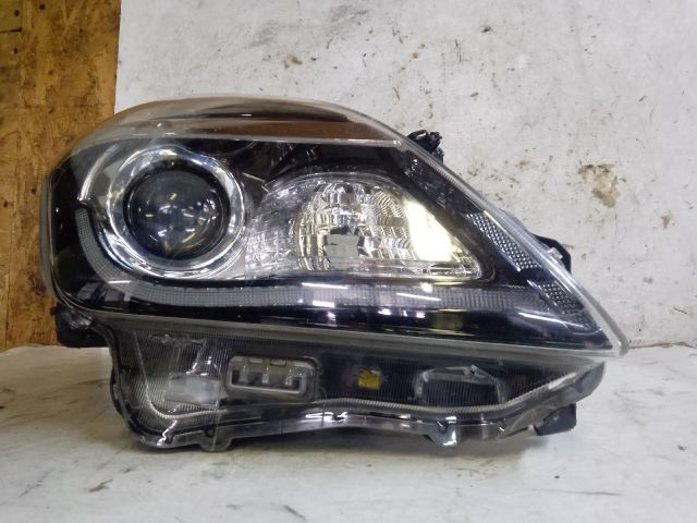 bontott SUZUKI BALENO Jobb Xenon Fényszóró