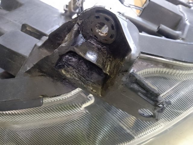 bontott SUZUKI BALENO Jobb Xenon Fényszóró