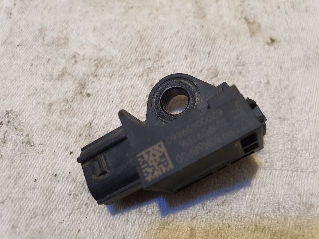 bontott SUZUKI BALENO Központi Ütközés Érzékelő