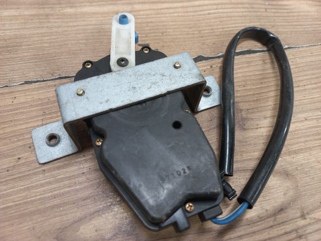 bontott SUZUKI BALENO Központizár Motor Csomagtérajtó