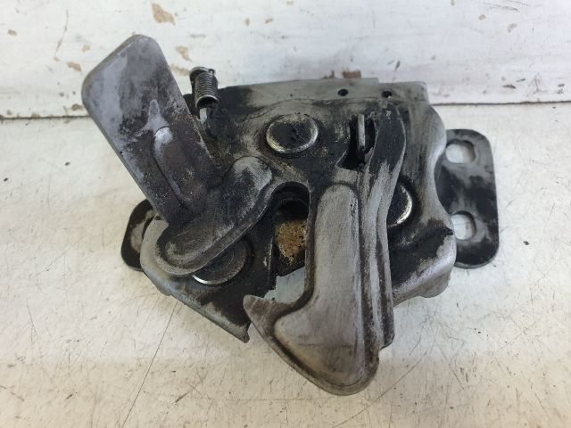 bontott SUZUKI BALENO Motorháztető Zárszerkezet