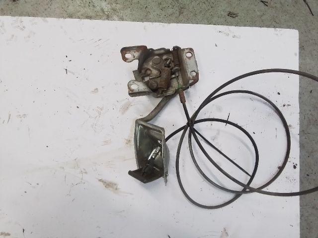 bontott SUZUKI BALENO Motorháztető Zárszerkezet