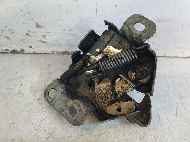 bontott SUZUKI BALENO Motorháztető Zárszerkezet