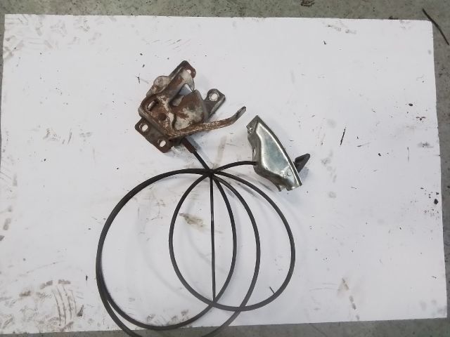 bontott SUZUKI BALENO Motorháztető Zárszerkezet