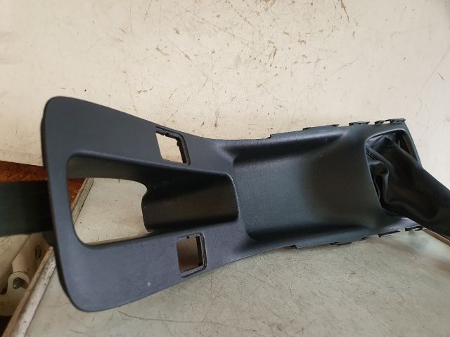 bontott SUZUKI BALENO Váltószoknya