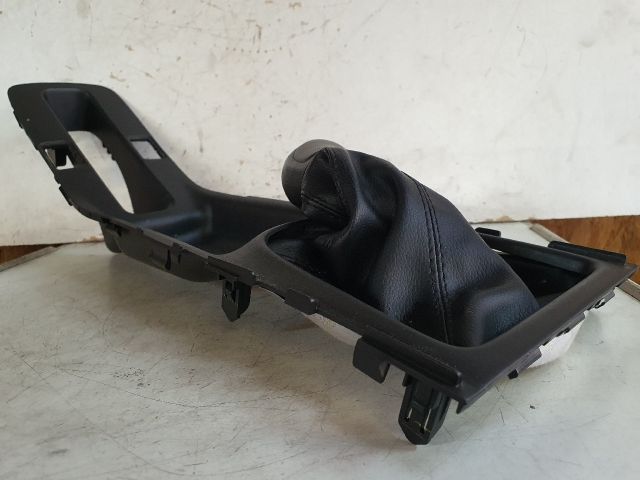 bontott SUZUKI BALENO Váltószoknya