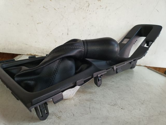 bontott SUZUKI BALENO Váltószoknya