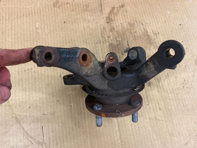 bontott SUZUKI CELERIO Bal első Csonkállvány Kerékaggyal