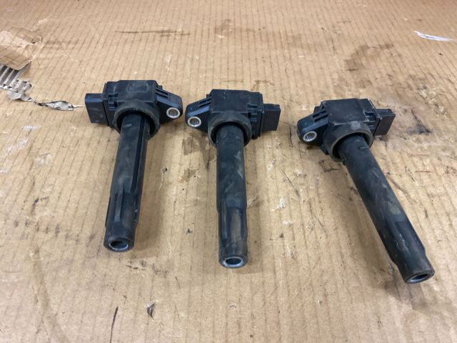 bontott SUZUKI CELERIO Gyújtótrafó Szett