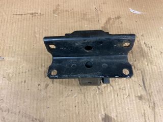 bontott SUZUKI CELERIO Motor Tartó Bak Bal