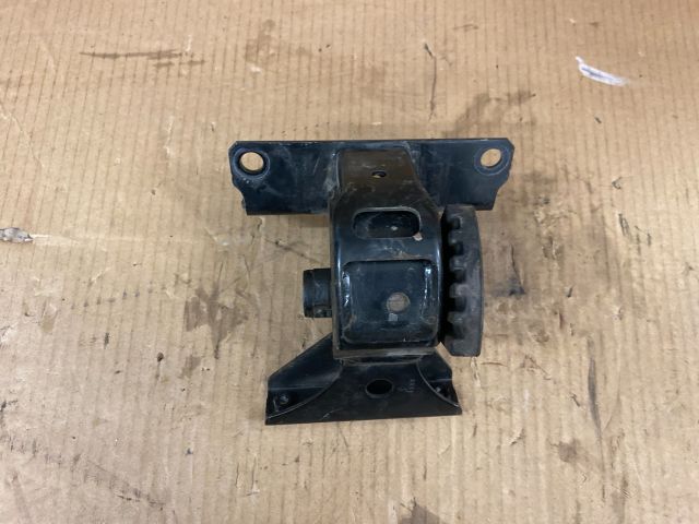 bontott SUZUKI CELERIO Motor Tartó Bak Bal