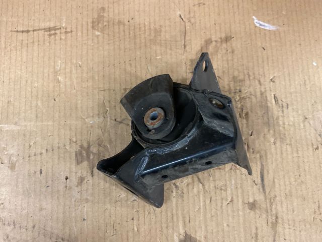 bontott SUZUKI CELERIO Motor Tartó Bak Bal