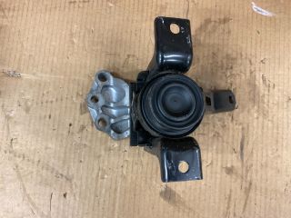 bontott SUZUKI CELERIO Motor Tartó Bak Jobb