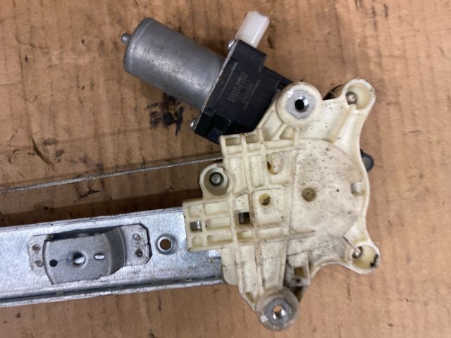 bontott SUZUKI CELERIO Bal első Ablakemelő Szerkezet (Elektromos)