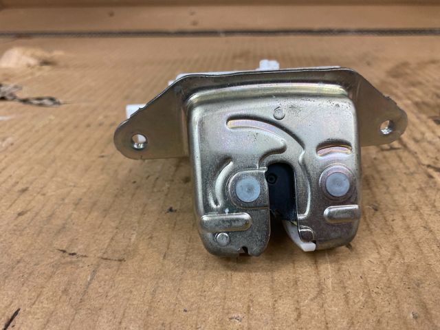 bontott SUZUKI CELERIO Csomagtérajtó Zárszerkezet