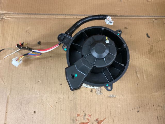 bontott SUZUKI CELERIO Fűtőmotor (Klímás)