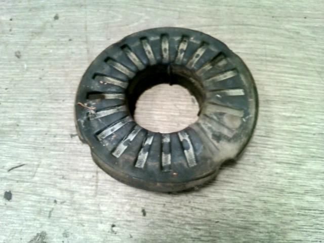 bontott SUZUKI CELERIO Jobb hátsó Alsó Rugótányér