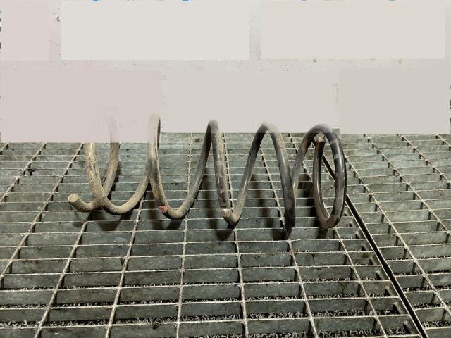 bontott SUZUKI GRAND VITARA Első Rugó