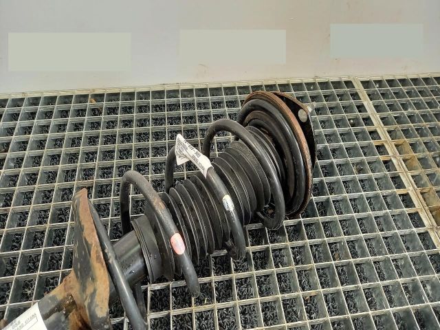 bontott SUZUKI GRAND VITARA Első Rugó