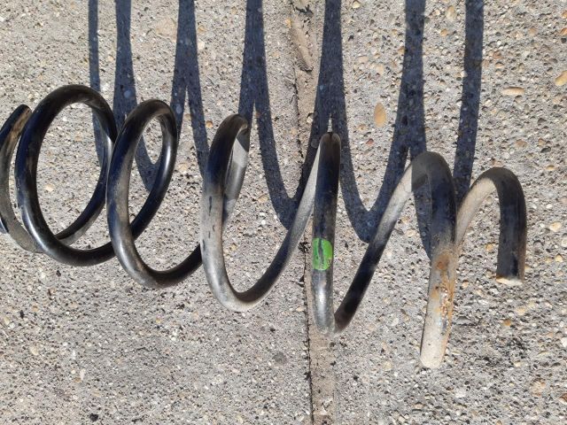 bontott SUZUKI GRAND VITARA Első Rugó