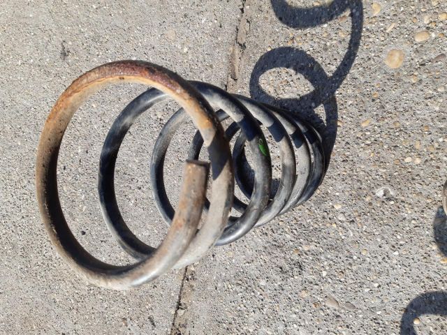 bontott SUZUKI GRAND VITARA Első Rugó