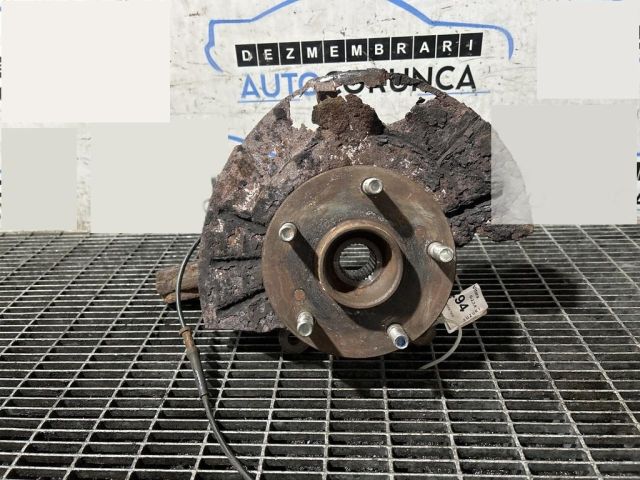 bontott SUZUKI GRAND VITARA Jobb első Csonkállvány