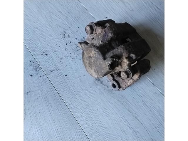 bontott SUZUKI GRAND VITARA Jobb első Féknyereg Munkahengerrel