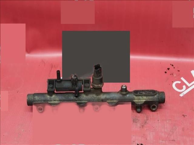 bontott SUZUKI GRAND VITARA Porlasztó Sor / Híd