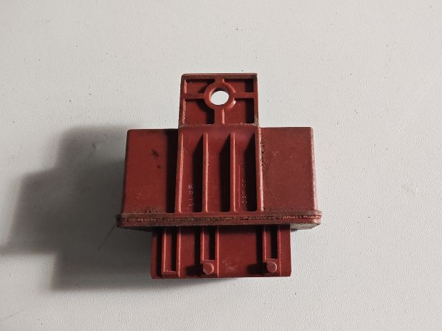 bontott SUZUKI GRAND VITARA Üzemanyag Szivattyú Relé